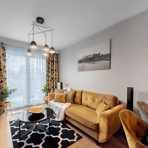 apartament-z-duym-tarasem-w-centrum.krakowhotelspoland.com/